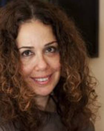 Зейнеп Озбатур фото