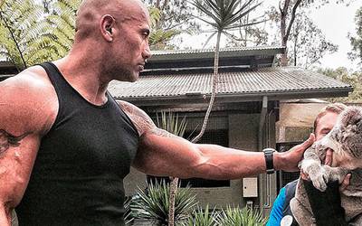 Звезды в соцсетях: «Оскар» для МехаКиану, Стэйтем в Таиланде и депрессивные носки