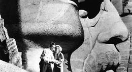 Кадр из фильма "На север через северо-запад" - 1