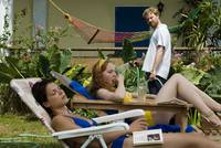 Кадр Ничто, кроме призраков