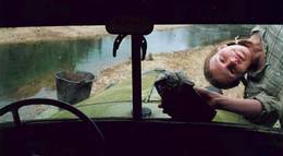 Кадр из фильма "Ехали два шофера" - 1