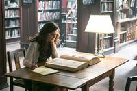 Кадр Ведьмы Ист-Энда