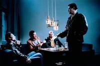 Кадр Вдаль уплывают облака