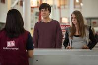 Кадр Бумажные города