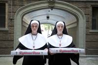 Кадр Виолет и Дейзи