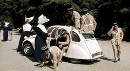 Кадр из фильма "Жандарм на отдыхе" - 2