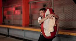 Кадр из фильма "Только Бог простит" - 2