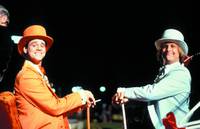 Кадр Тупой и еще тупее