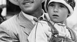 Кадр из фильма "Бумажная луна" - 1