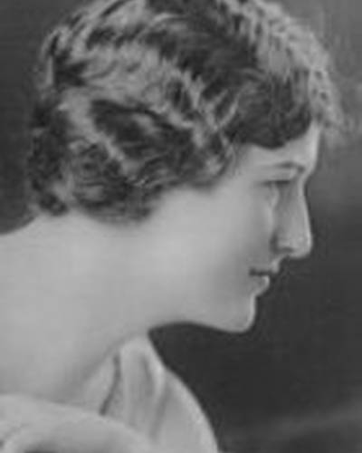 Diantha Pattison фото