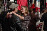 Кадр Париж! Париж!