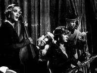 Кадр В джазе только девушки