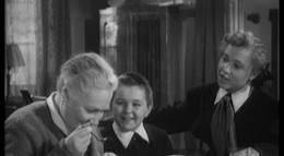 Кадр из фильма "Алеша Птицын вырабатывает характер" - 1