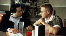 Кадр из фильма "Бутылочная ракета" - 2