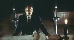 Кадр из фильма "Дочь для Дьявола" - 1