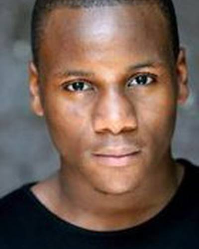 Тоби Бакаре фото