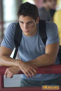 Кадр Никогда не сдавайся