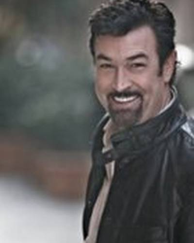 Дэниэл МакВикар фото