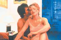 Кадр С широко закрытыми глазами