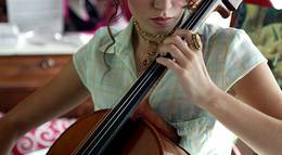 Кадр из фильма "В ловушке красоты" - 1