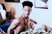 Кадр Больше денег