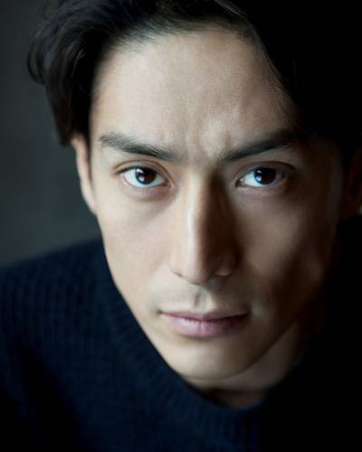 Юсукэ Исейа фото