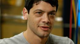 Кадр из фильма "Мир велик, а спасение поджидает за углом" - 1