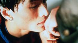 Кадр из фильма "Восточный дворец, западный дворец" - 1