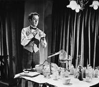 Кадр Добрые сердца и короны