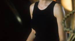 Кадр из фильма "Далеко во Вселенной" - 2