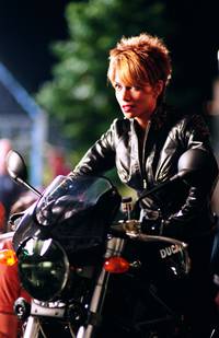 Кадр Женщина-кошка