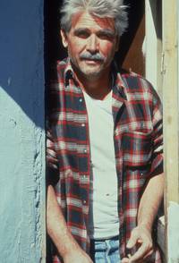 Кадр Бензин, еда, жилье