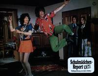 Кадр Доклад о школьницах 9: Жизненный экзамен перед выпускными