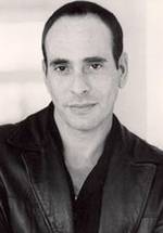 Нестор Серрано фото