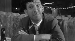 Кадр из фильма "Дайте жалобную книгу" - 2