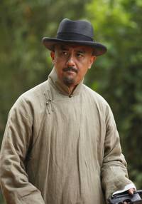 Кадр Пусть летят пули