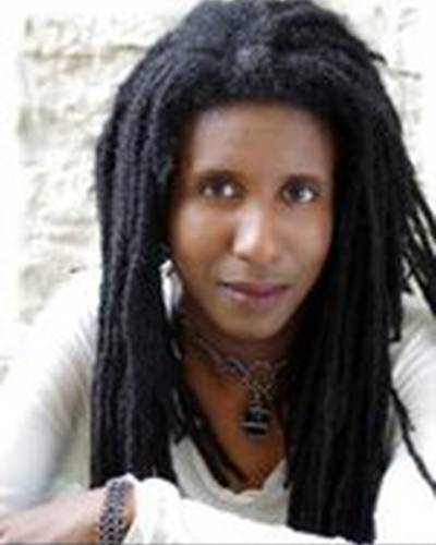 Лоррэйн Джеймс фото