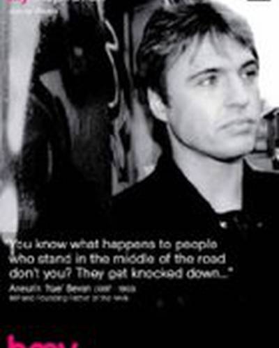 Джонни Оуэн фото