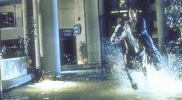 Кадр из фильма "Правдивая ложь" - 2