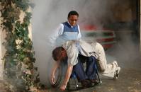 Кадр Малкольм в центре внимания