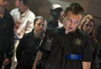 Кадр Быть человеком