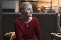 Кадр Она его обожает