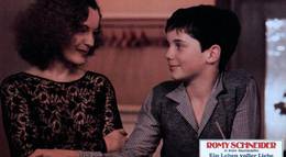 Кадр из фильма "Прохожая из Сан-Суси" - 2