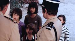 Кадр из фильма "Осторожно, смотрят дети" - 1