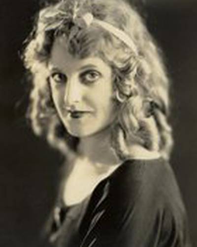 Элла Холл фото