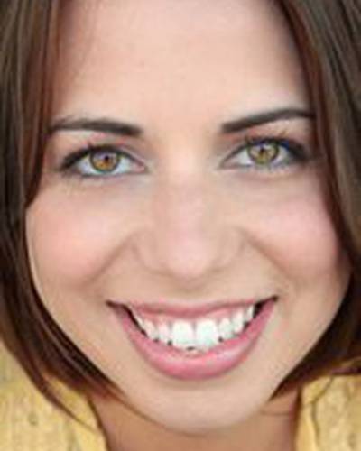 Лора Бэйли фото