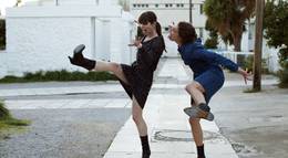 Кадр из фильма "Аттенберг" - 2