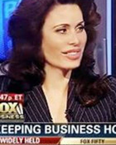 Надя Атвал фото