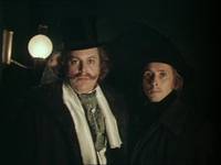 Кадр Чужая жена и муж под кроватью