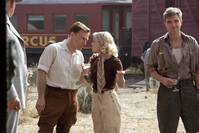 Кадр Воды слонам!